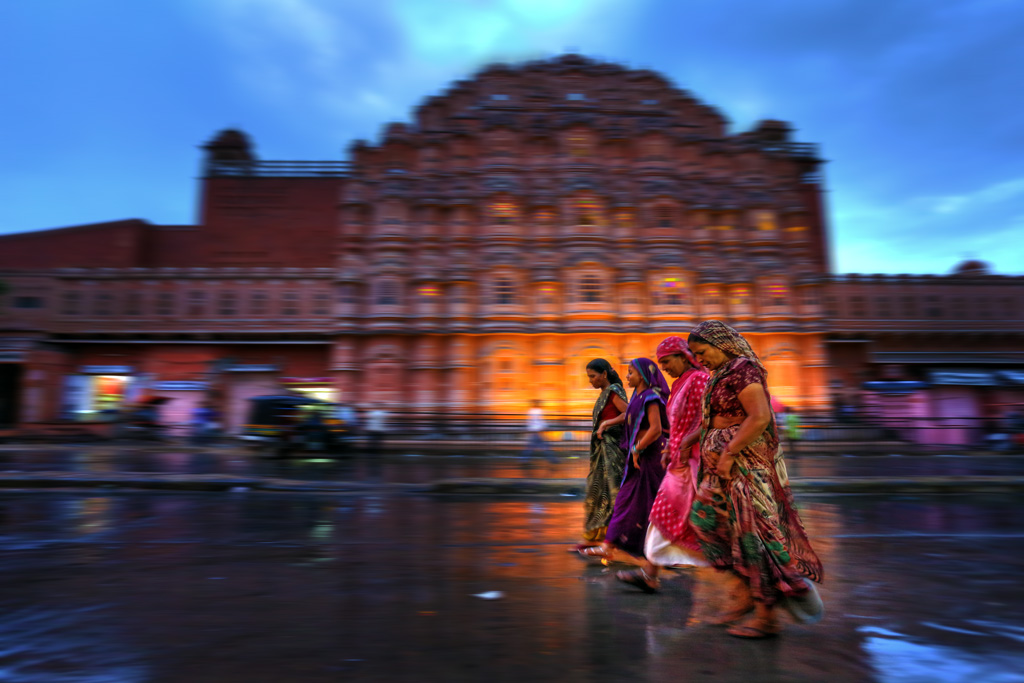 jaipur women walking