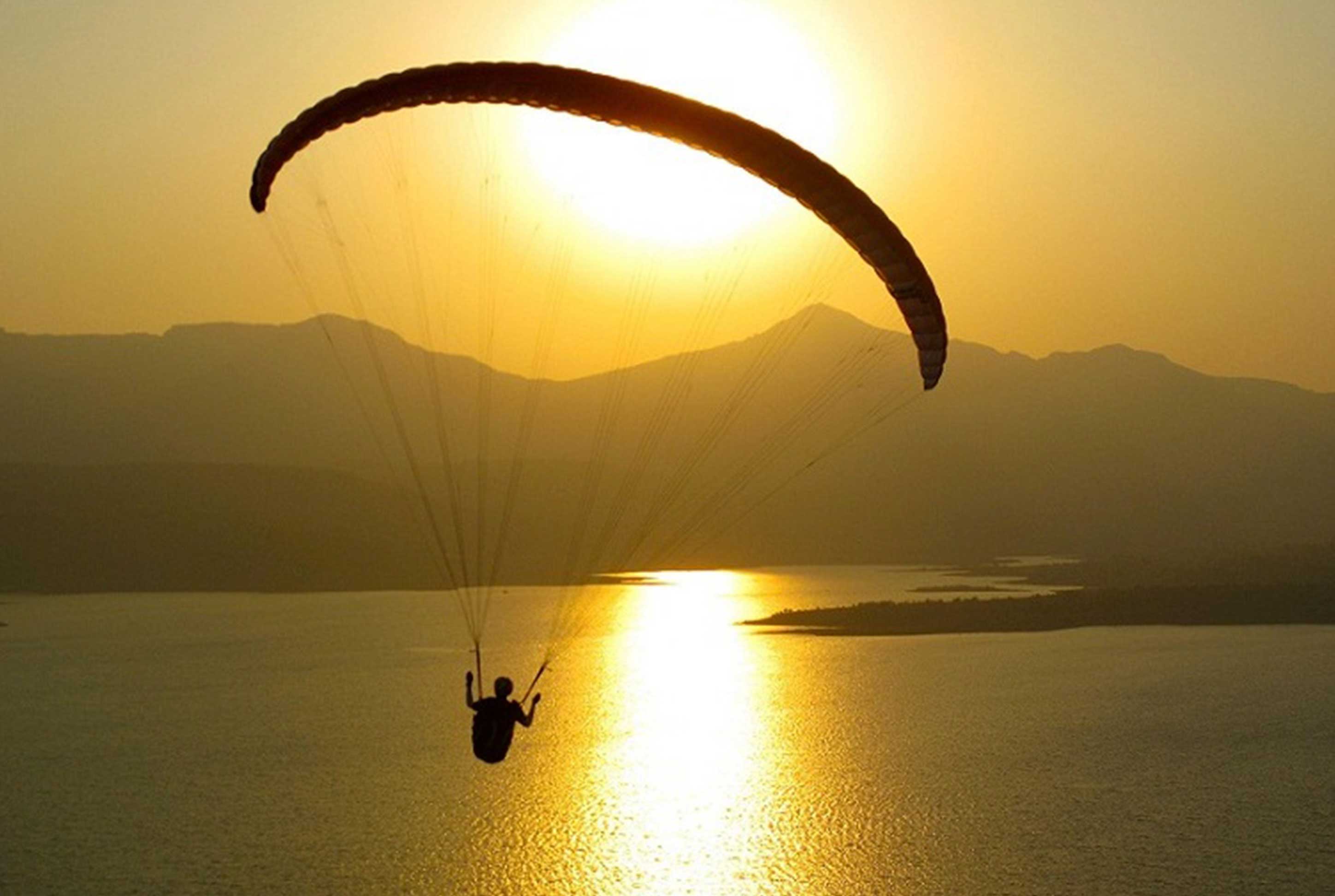 8 paragliding destinations in india – maharashtra – pavana