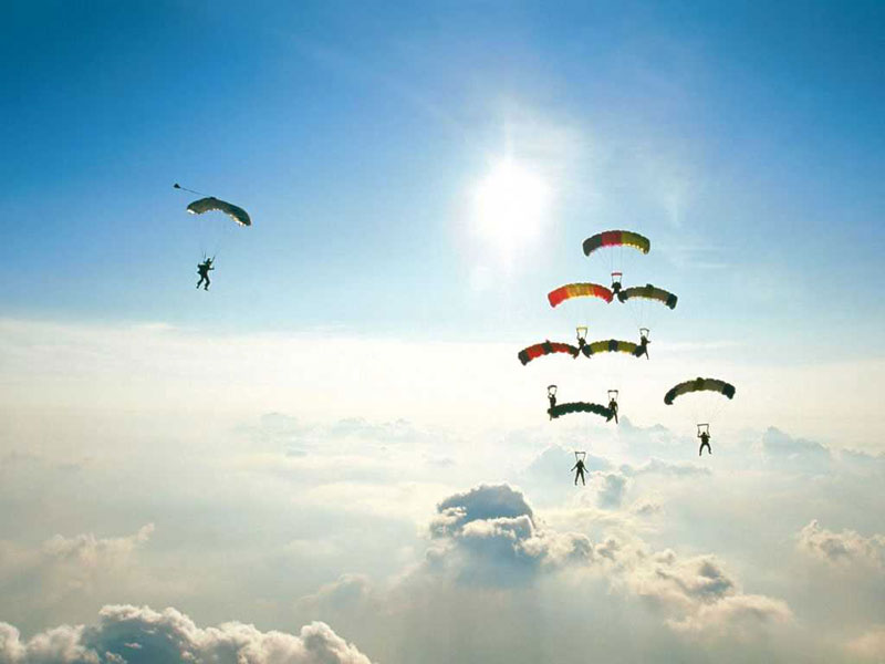 8 paragliding destinations in india – manali