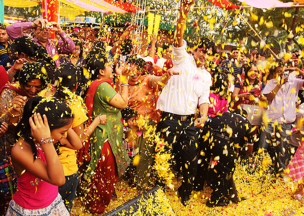 holi celebration in vrindavan