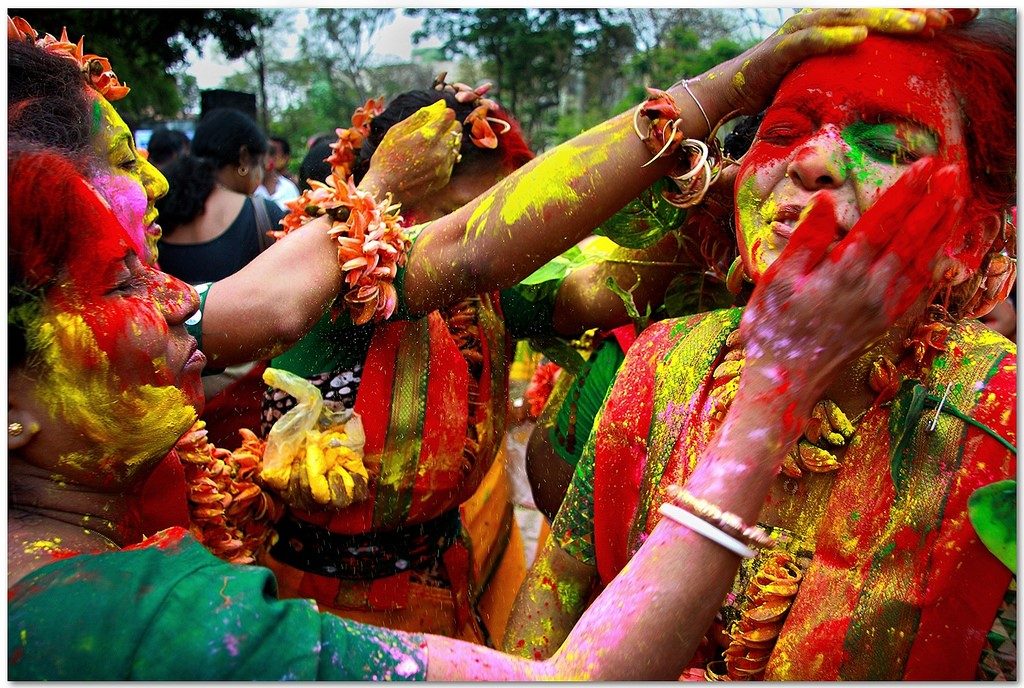 holi celebration in purulia