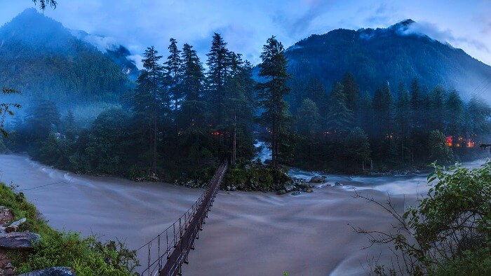 parvati river in kasol