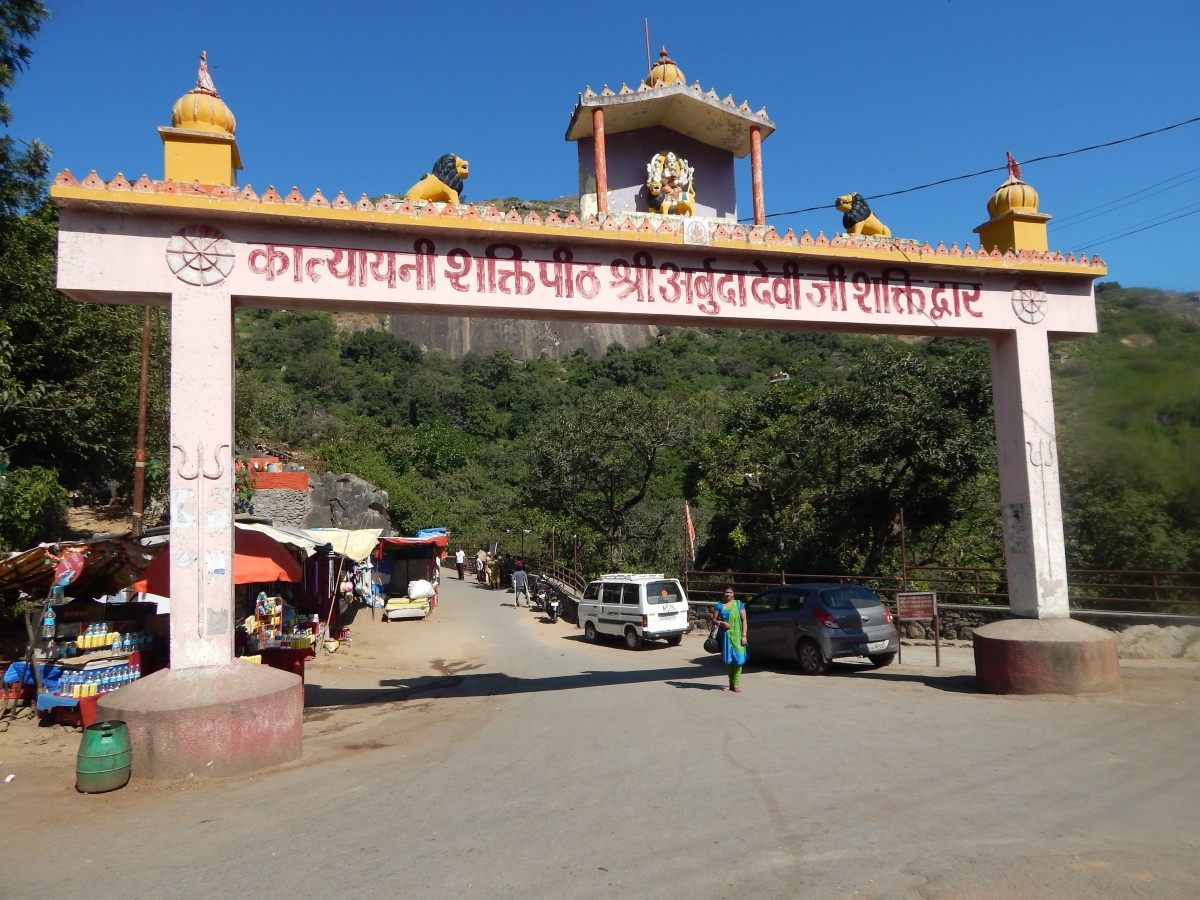 adhar devi temple in mount abu