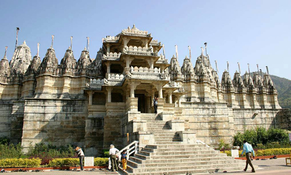 dilwara temples in mount abu