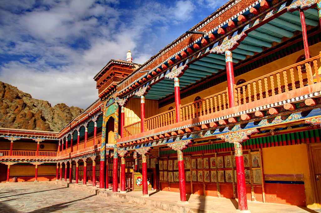 hemis monastery best places to visit in kashmir