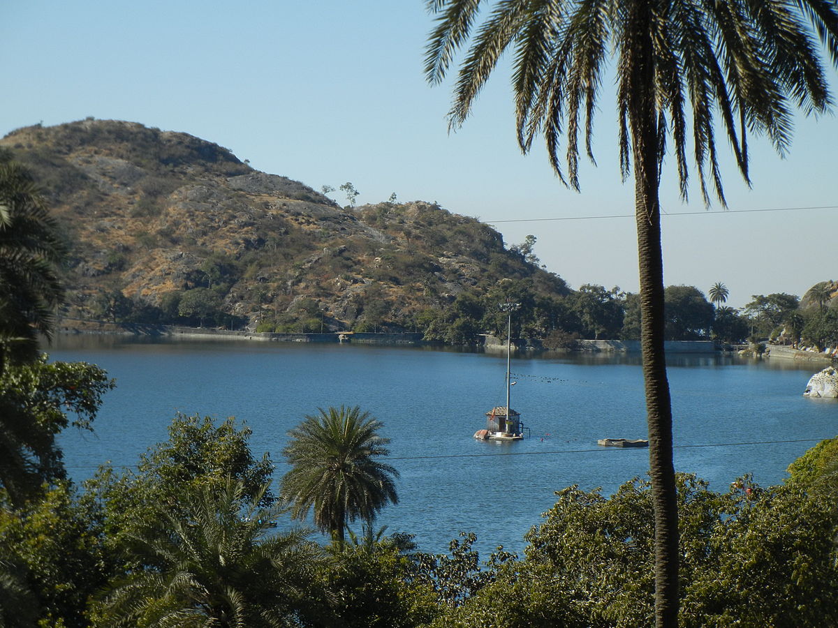 nakki lake in mount abu