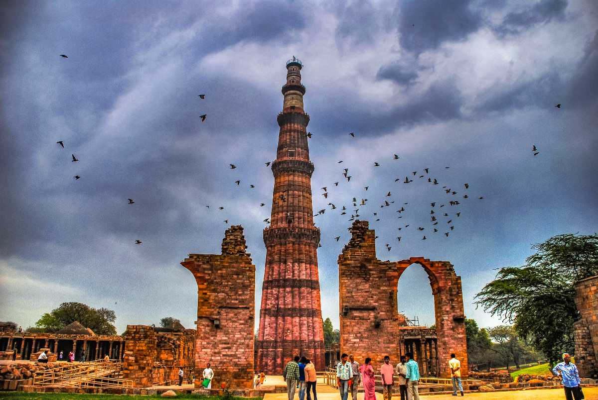 qutub minar best places to visit in delhi