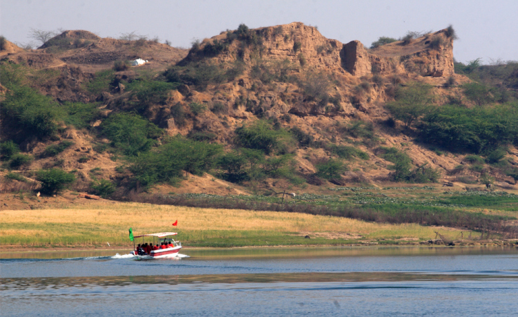 river ride at chambal safari