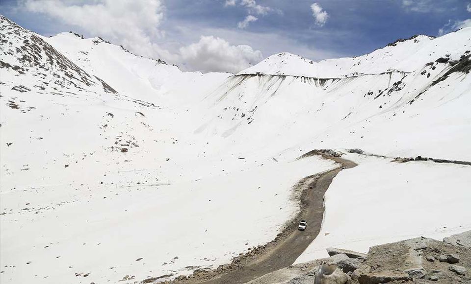 snowfall in rohtang pass