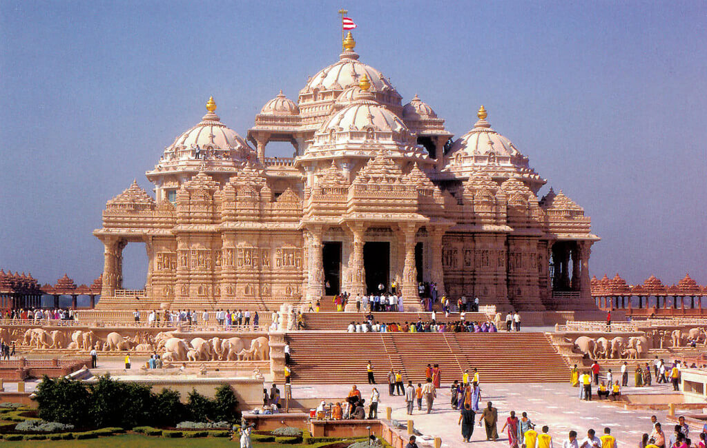 akshardham temple famous hindu temple in india