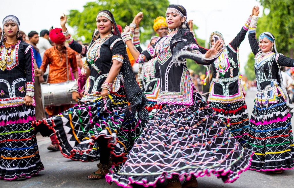 kalbelia dance activities besides exploring the splendid forts and palaces
