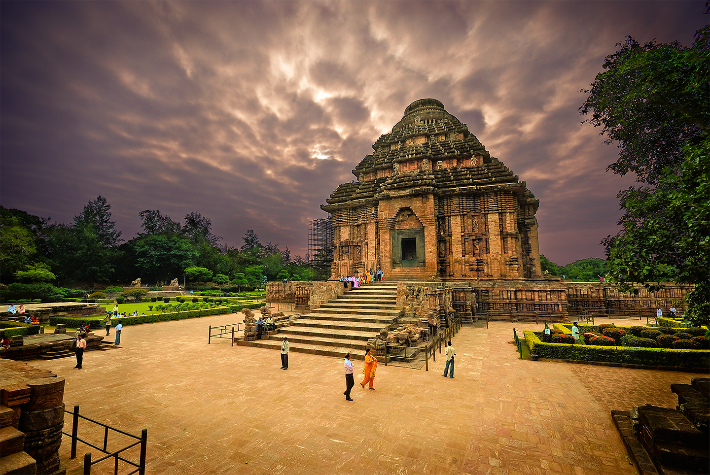 konark sun temple famous hindu temple in india