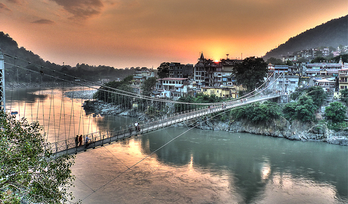 lakshman jhula in rishikesh holy river ganga