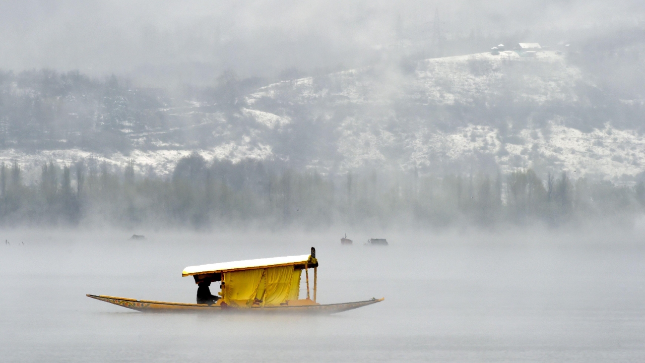 frozen dal lake - frozen lakes in india