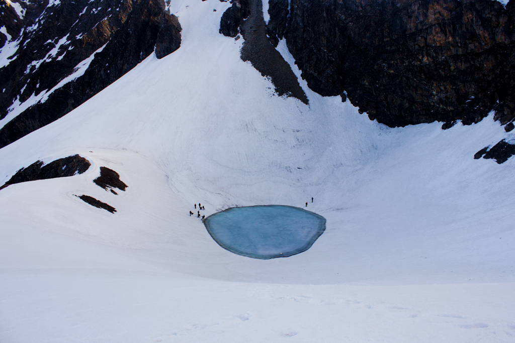 roopkund lake - top frozen lakes in india
