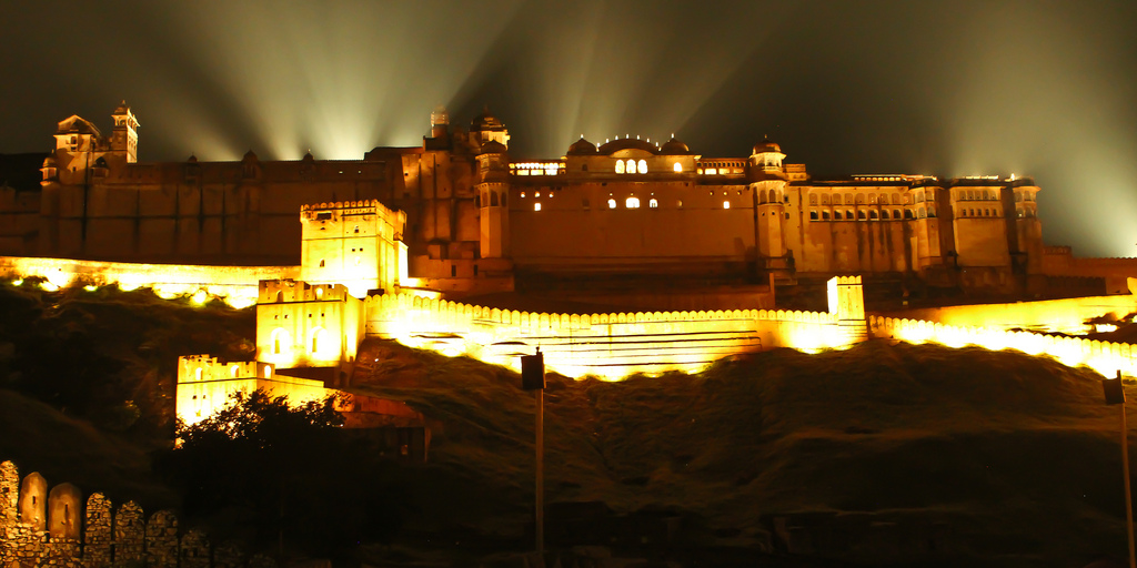 amer fort jaipur decorated with lightsduring diwali - visit india during diwali