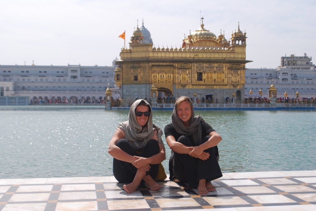 golden temple punjab - fun places to hang out with friends in india