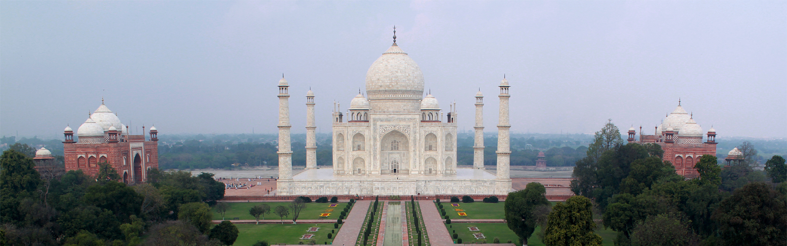 taj mahal one of the seven wonders of the world