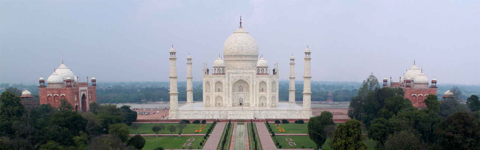 taj mahal one of the seven wonders of the world