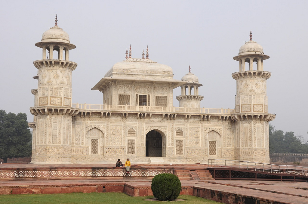 tomb of itmad ud daula in agra