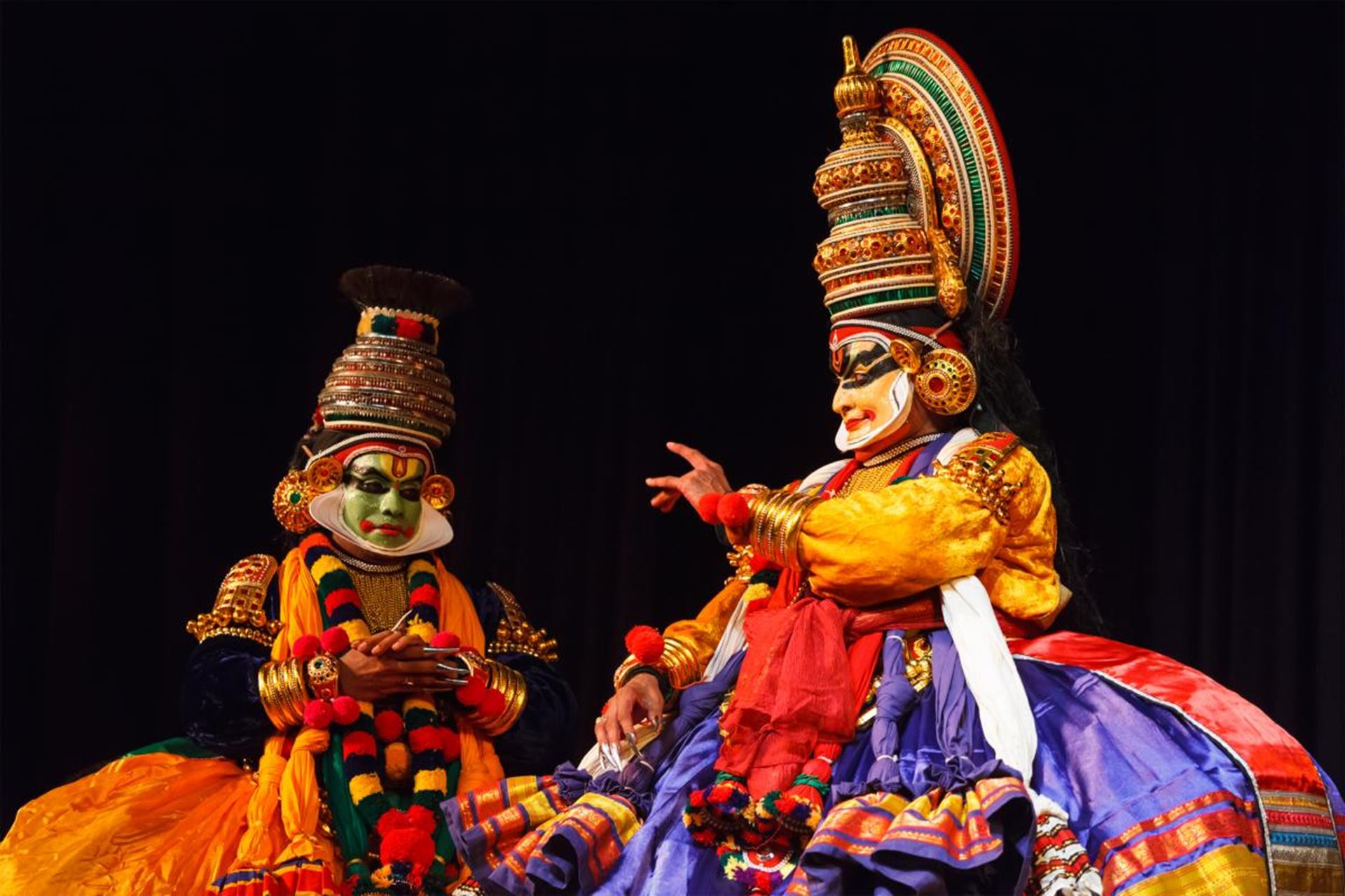 kathakali dance in kerala - places to visit in india before 30