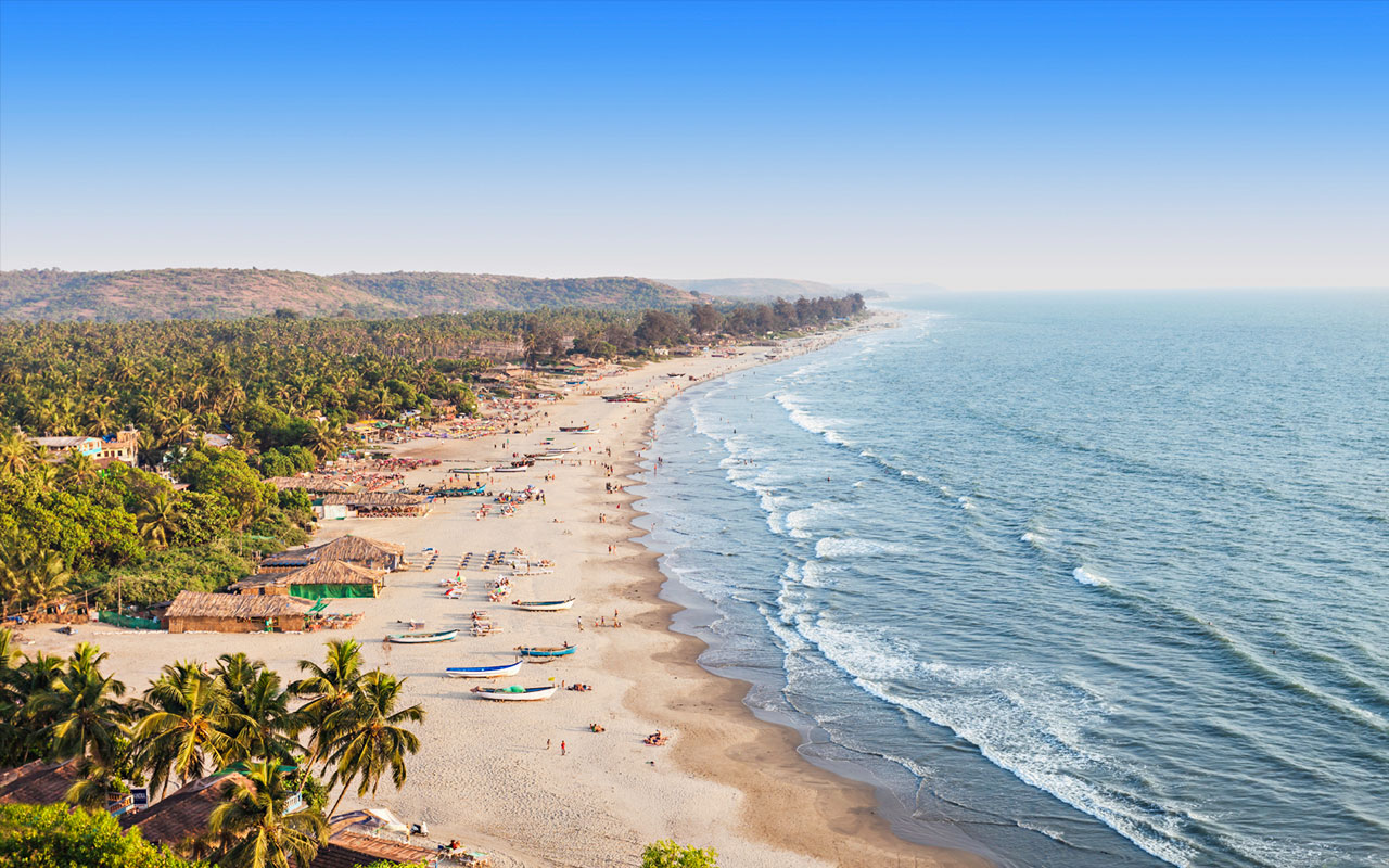 beach of goa - weekend getaways encircling mumbai