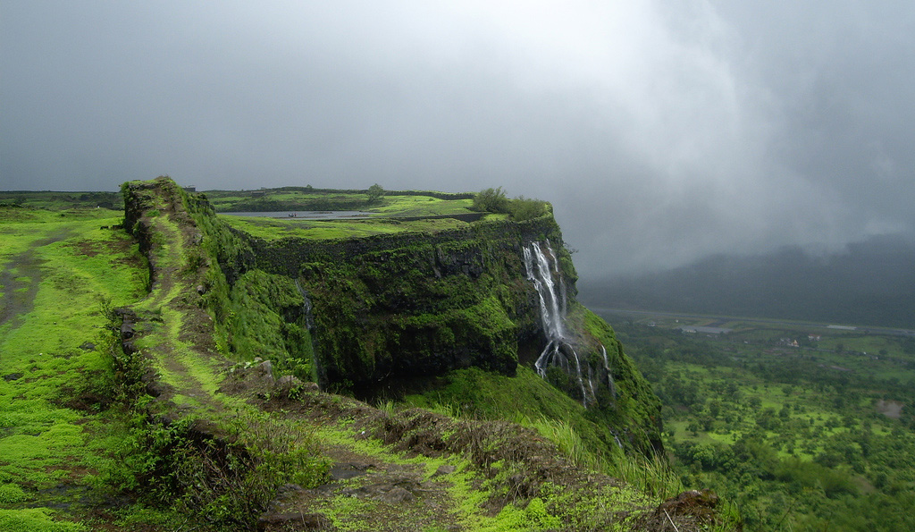 hill station - lonavala - weekend getaways encircling mumbai