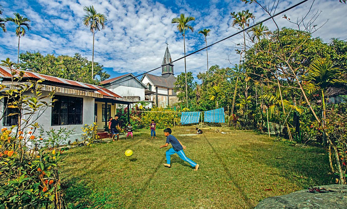 Mawlynnong Village