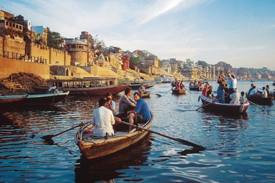 boat ride on river Ganges in varansai by travelsite india