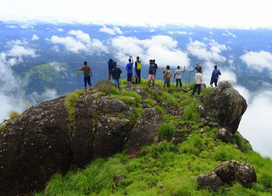 chokramudi-peak-munnar by Travelsite India