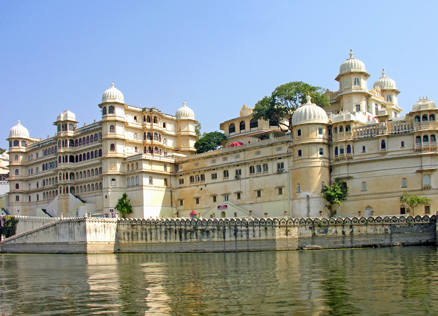 city-palace-udaipur by travelsite india