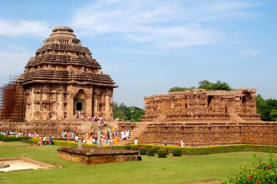 konark sun temple by travelsite india