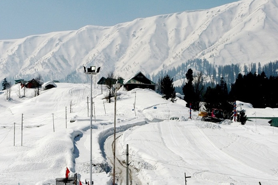 snow view of nainital