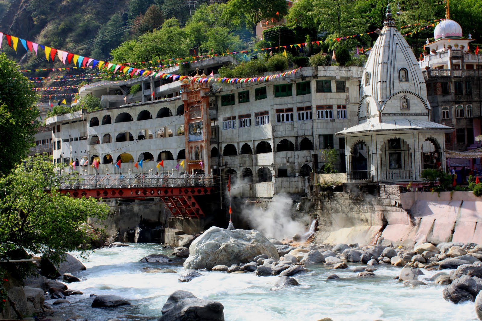 essay on tourism in himachal pradesh